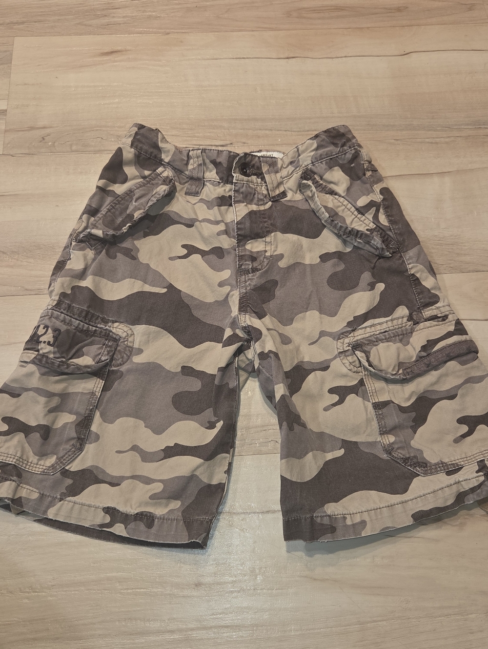 Old Navy Camo Cargo Shorts - Boys Size 7